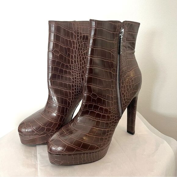 Guess Women’s Dejah 2 Side Zip Heeled Boots in Brown Size 9 NWOB - Picture 1 of 11